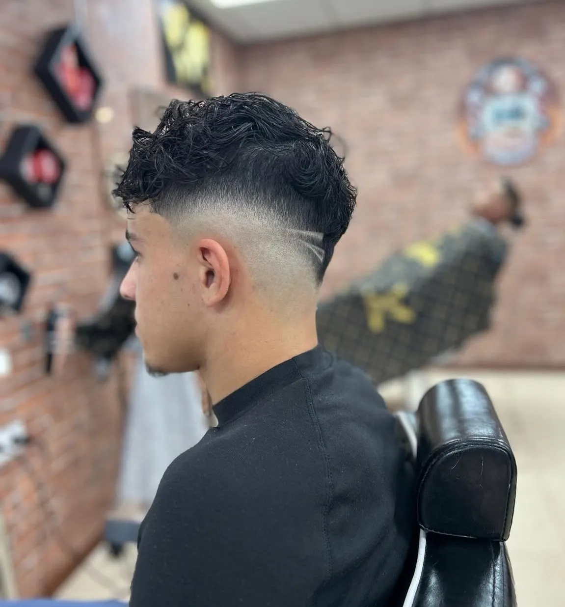 Interior del salón Peluquería Anwar en el centro de Tarragona